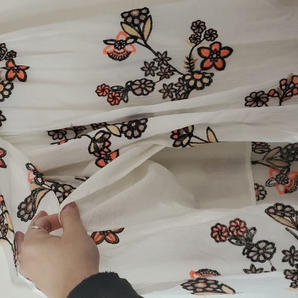 J.O.A Los Angeles Floral Embroidered Faux Wrap Midi Skirt Size Small High-Low - Picture 4 of 10